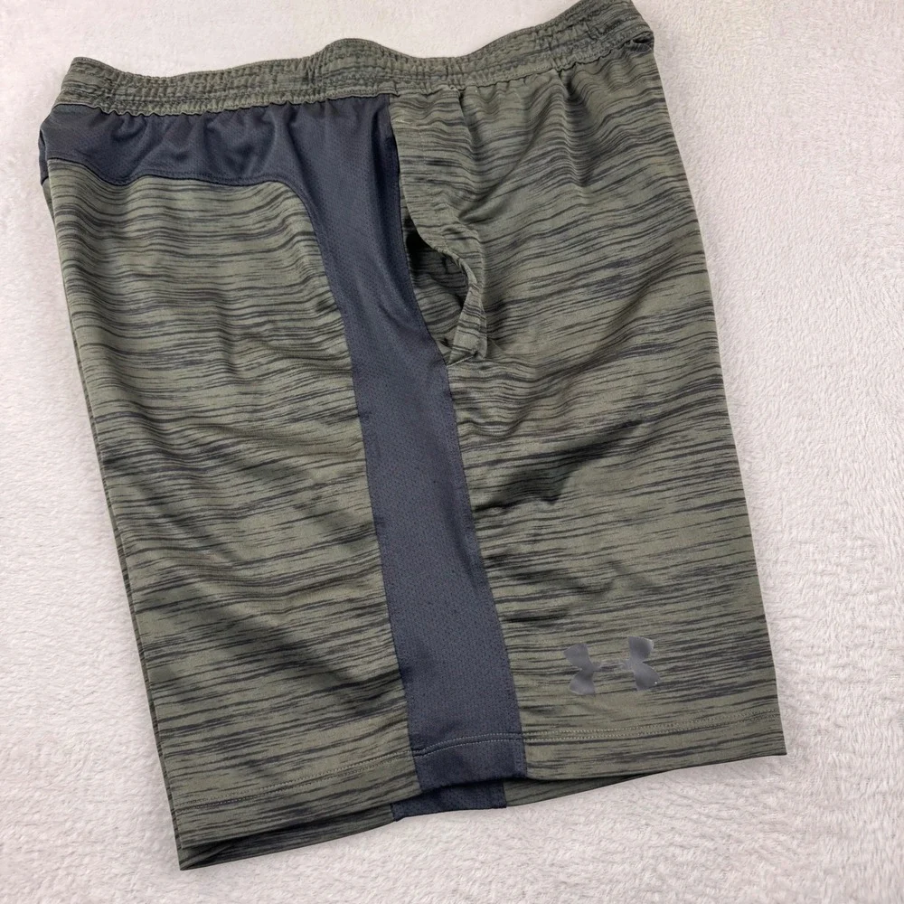 Under Armour Athletic Shorts Mens Large Green Space Dye HeatGear 8.5 Inseam